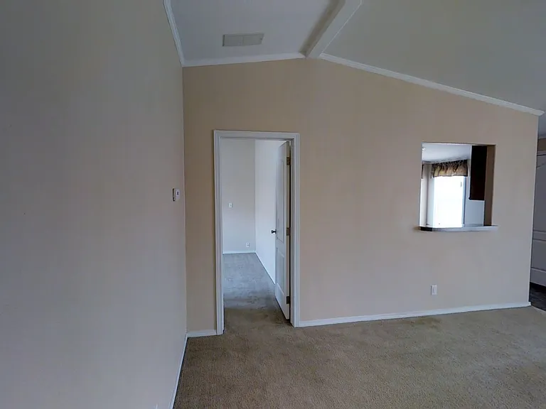 321 E Lime St — Photo 14