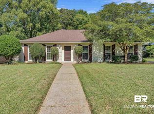 566 Stuart St, Daphne, AL 36526