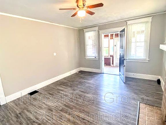4th image of 2650 Cora Ave