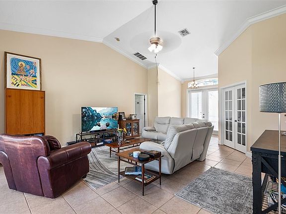 3rd image of 220 HARTRIDGE HILLS DR