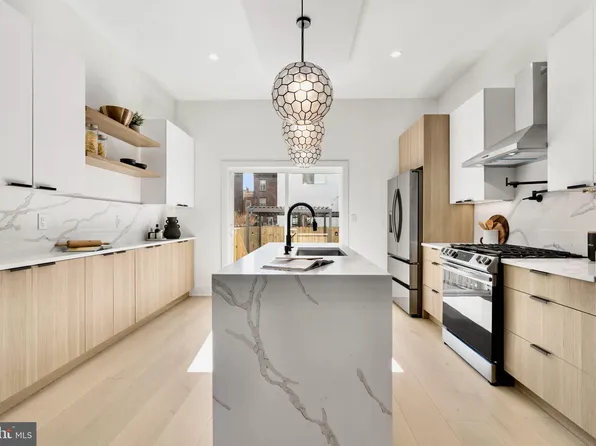 2055 Amber St, Philadelphia, PA 19125