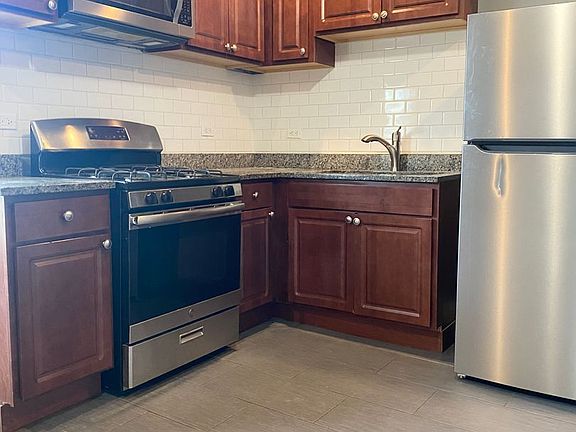 5th image of 2309 S Sacramento Ave #3