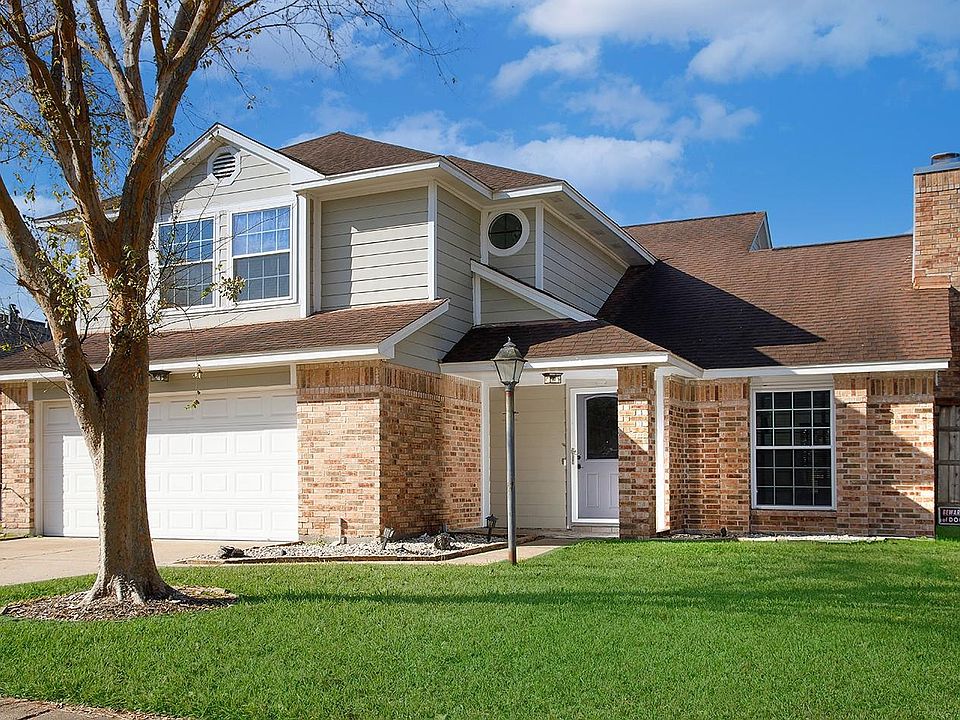 1st image of 11431 Weathering Oaks Dr