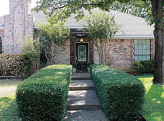 2nd image of 425 Longfellow Dr