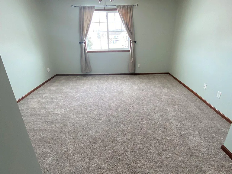 19360 Claremont Dr — Photo 15