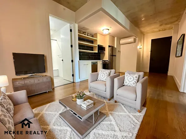 2025 Farragut Road image 2 of 11