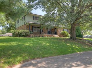 499 Golf Rd, Webb City, MO 64870