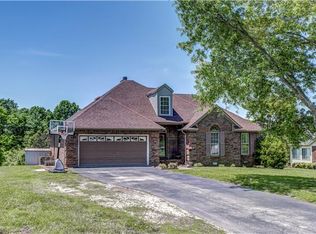 1082 Cliff White Rd, Columbia, TN 38401