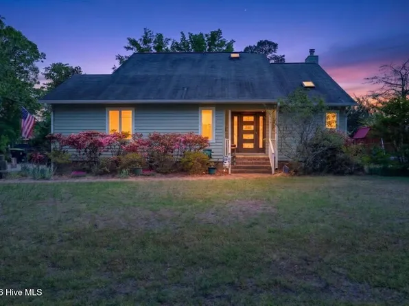 312 Channel Run Drive, New Bern, NC 28562