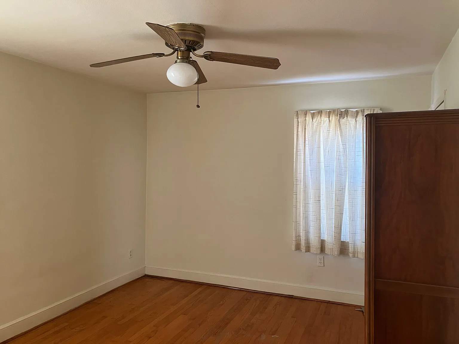 2 bed, 1200 sqft, $1,500 — Photo 4