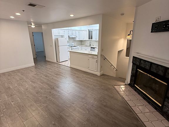 2nd image of 605 Iris Ave #2