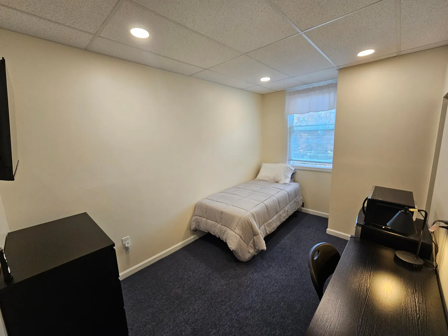 Studio, $975 — Photo 2