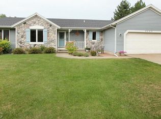 9399 Meadow Valley SE, Caledonia, MI