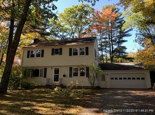 4 White St, Topsham, ME 04086