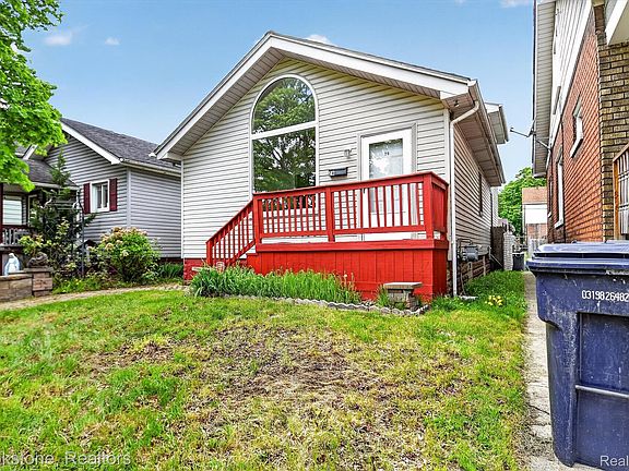 2nd image of 26 Perrin St