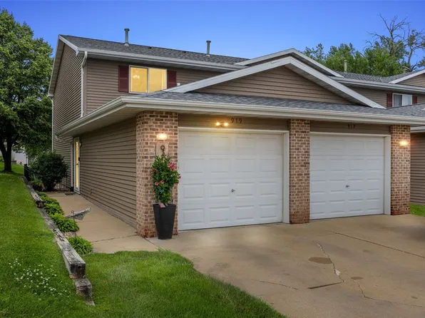 919 Grand Avenue Ct, Marion, IA 52302