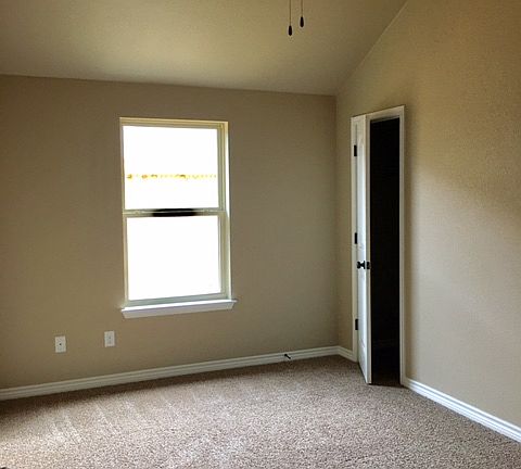 4th image of 407 Sladecek Dr #A
