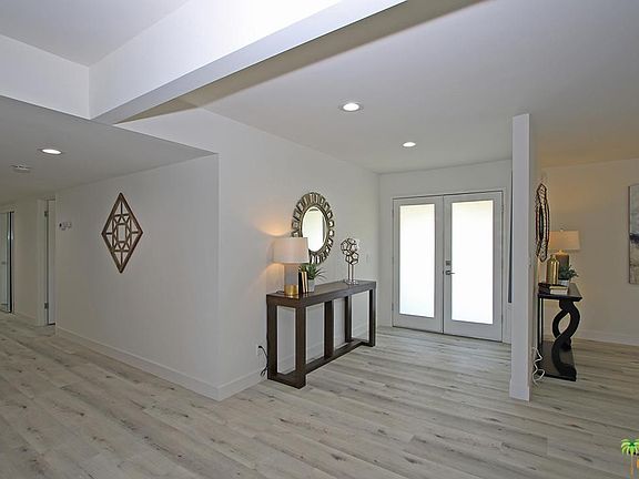 3rd image of 920 E Paseo El Mirador