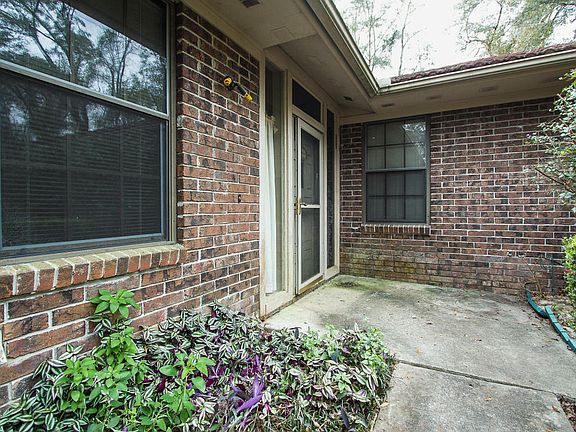 5th image of 183 Lee Dr N