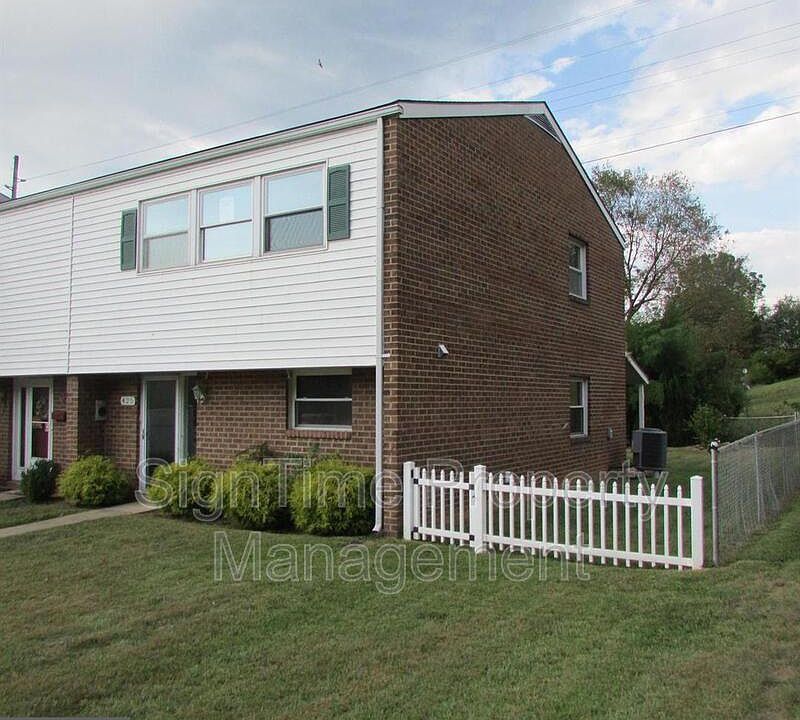 1st image of 425 Bethlehem Ct