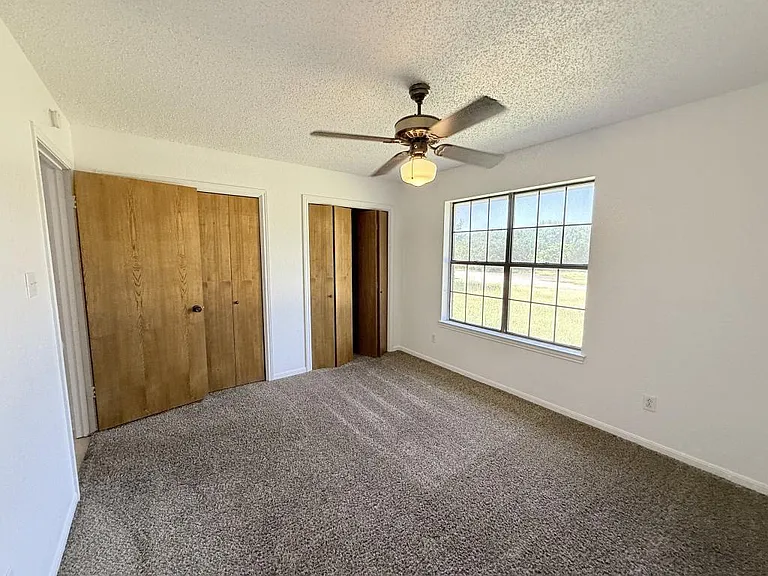 2315 E Highway 190 — Photo 35