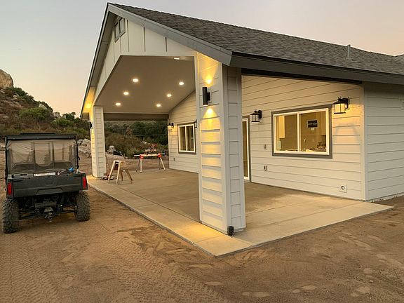 400 sqft covered patio