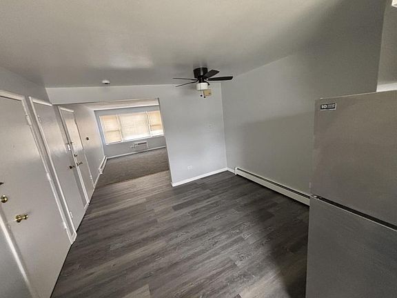4th image of 1371 River Dr APT 8
