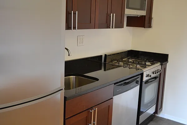 Rented by Compass | media 11