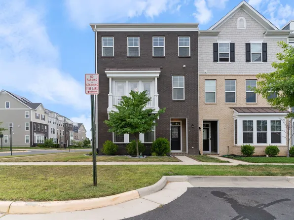1460 Meadowlark Glen Rd, Dumfries, VA 22026