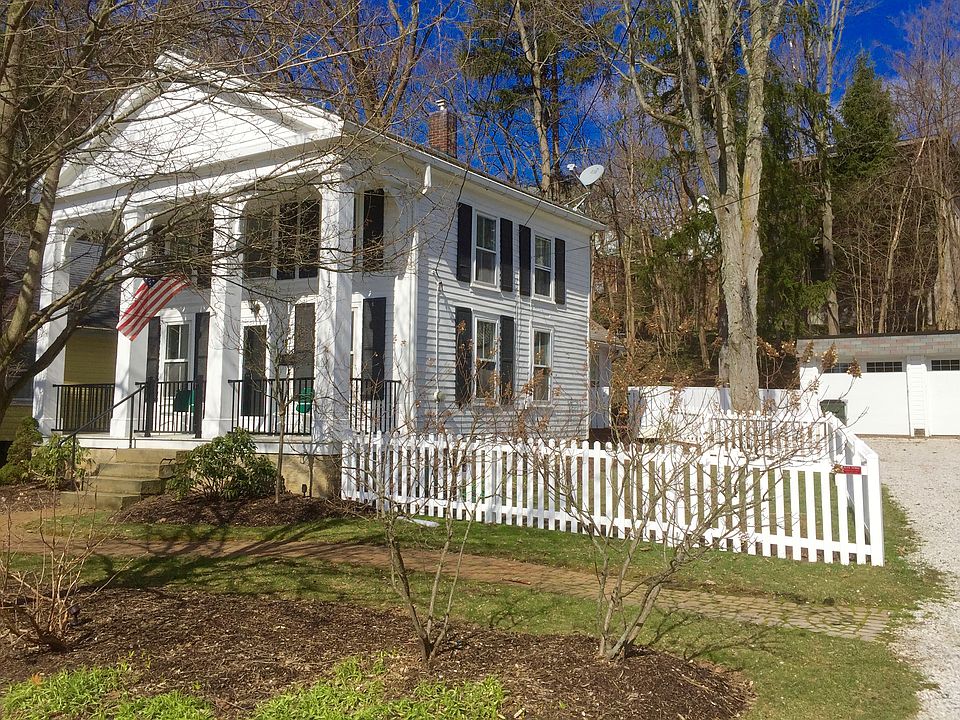 2nd image of 15 E Cottage St
