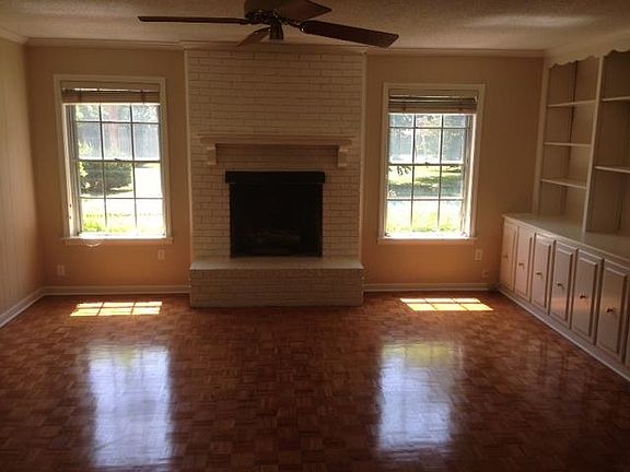 4th image of 6445 Keswick Dr