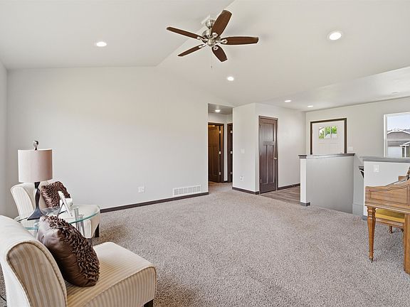 5th image of 730 Bessy Ln