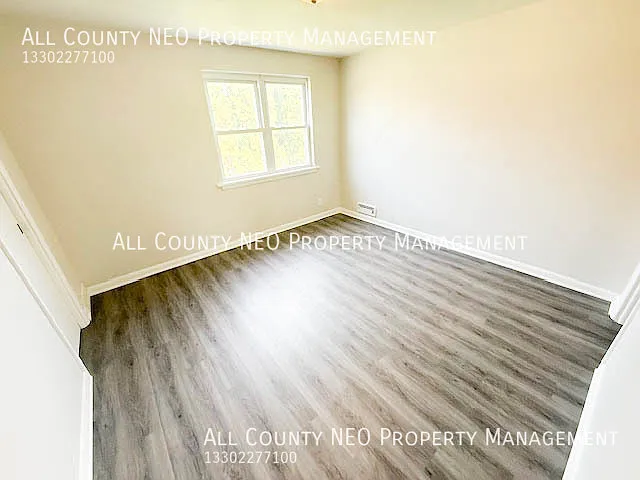 2114 Market Ave N #2 — Photo 8