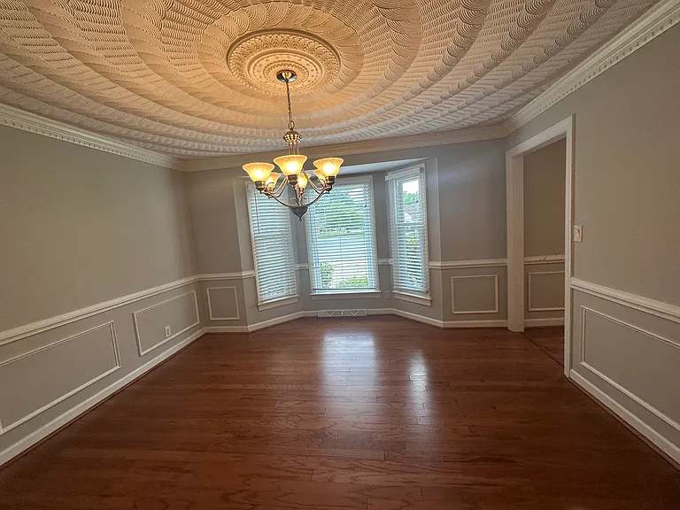 608 Hearndon Ct — Photo 18