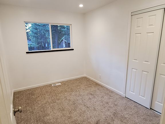 4th image of 1183 Martin Ave