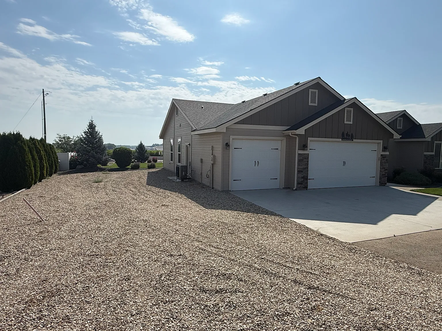 4 bed, 1853 sqft, $3,200 — Photo 3