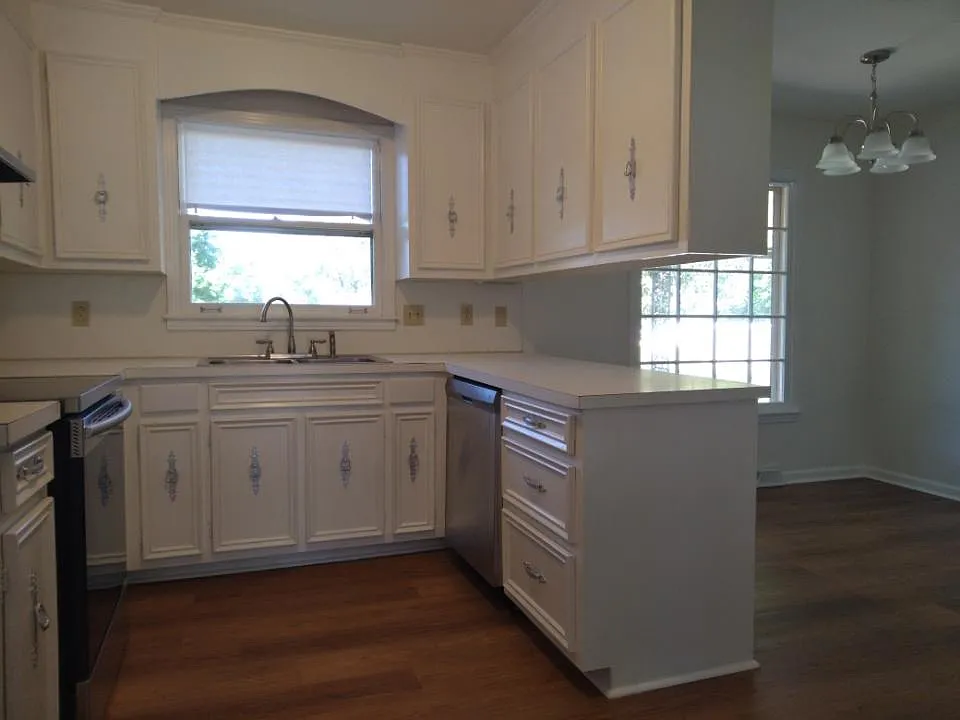 Building Photo - 2403 Montclair Ave