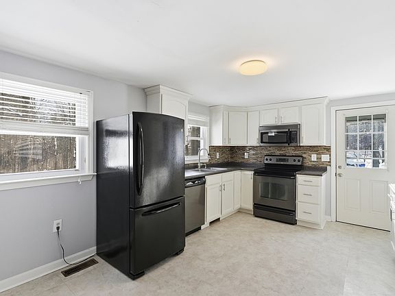 4th image of 120 B Barretts Hill Road