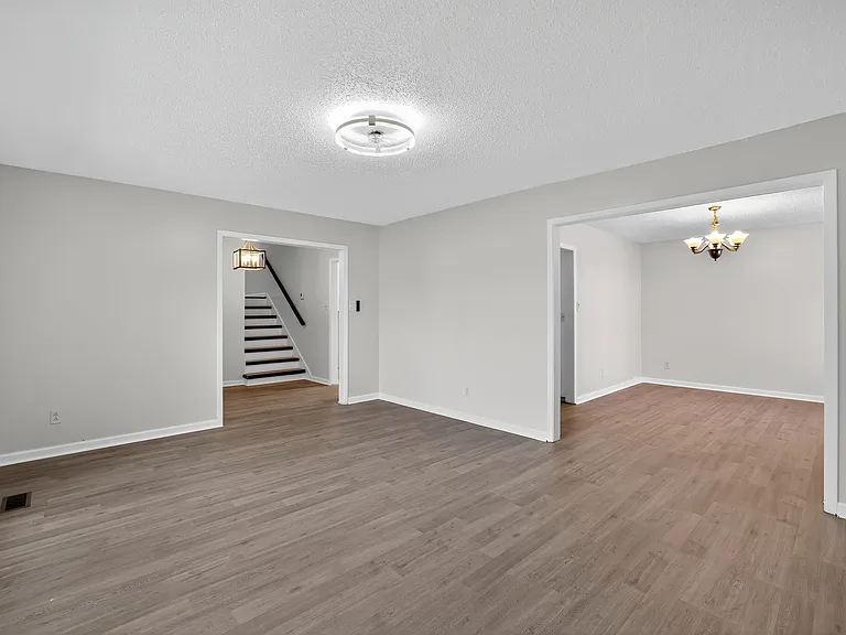 2214 Windsong Trl — Photo 3