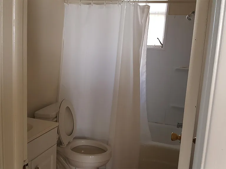 208 Latonea Dr — Photo 4
