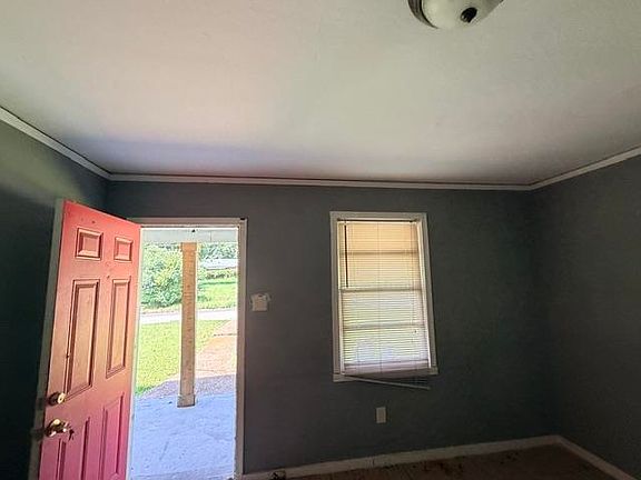 3rd image of 1744 Kansas St