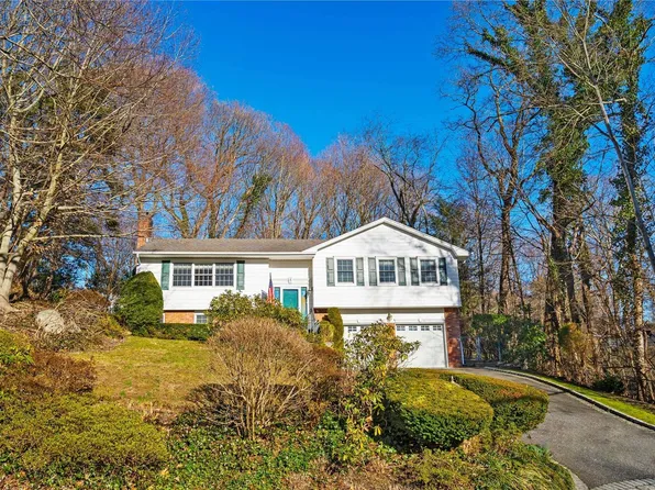 8 Russet Lane, Huntington, NY 11743