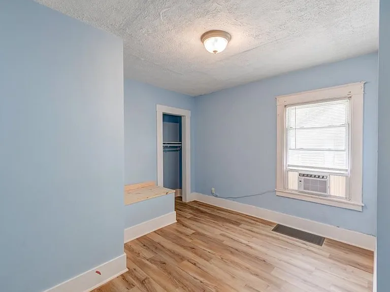 1308 E Taylor St — Photo 16