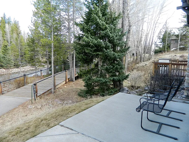 192 Robin Dr — Photo 4