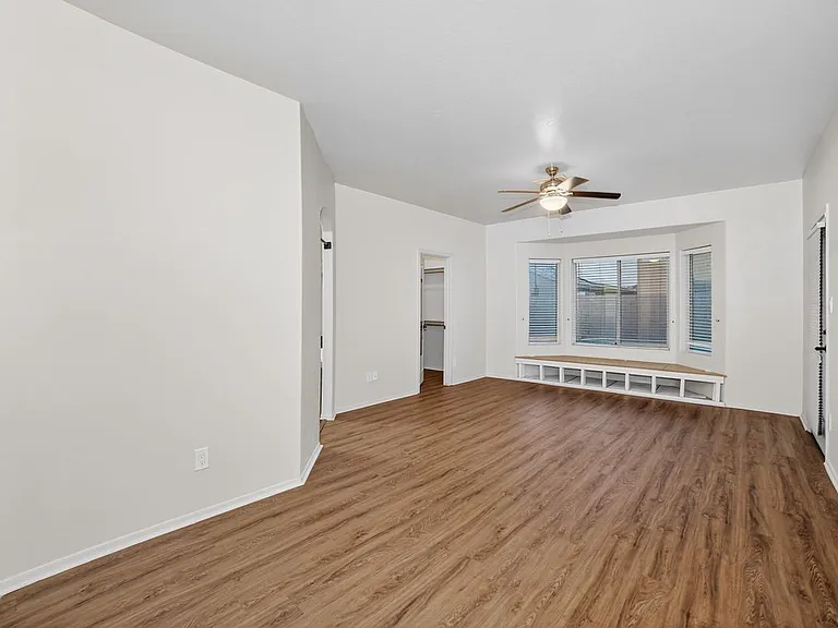 2523 S 41st Ave — Photo 14