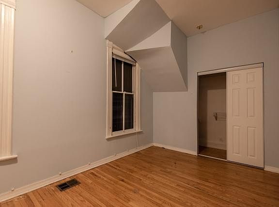 4th image of 2631 N Wilton Ave #1