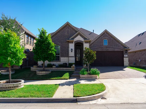 504 Pineview Dr, Euless, TX 76039