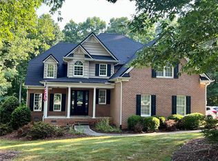 7132 Pleasant Oaks Rd, Greensboro, NC 27409