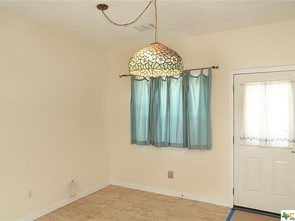 5th image of 1780 Desiree St