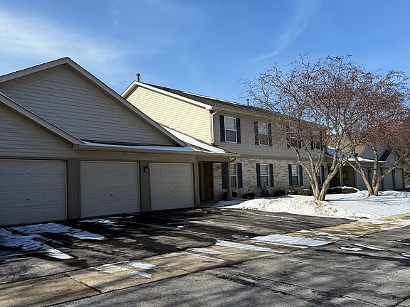 2nd image of 1033 N Village Dr Unit 3